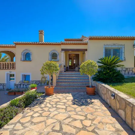 Meena By Interhome וילה