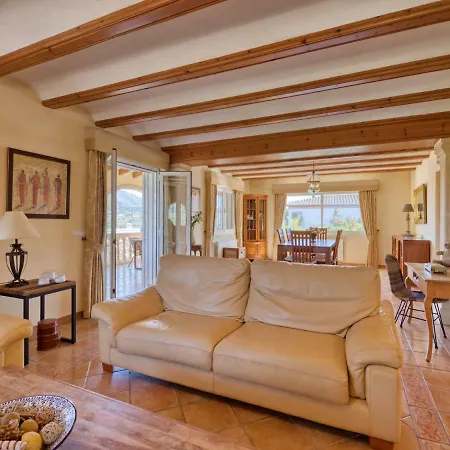 Meena By Interhome * ベニタチェル